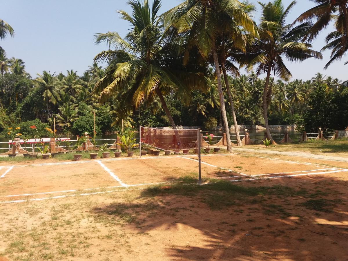 Travancore Island Resort Thiruvananthapuram Esterno foto