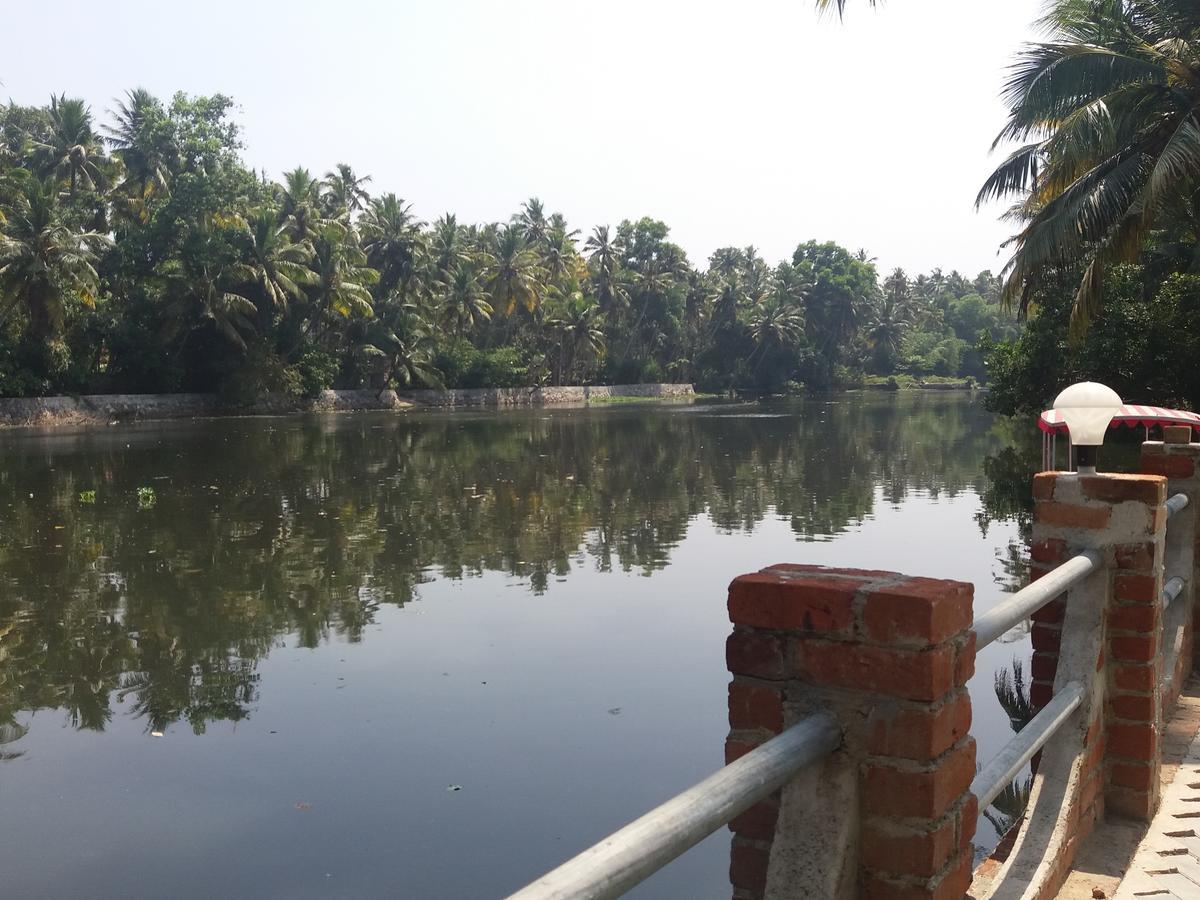 Travancore Island Resort Thiruvananthapuram Esterno foto