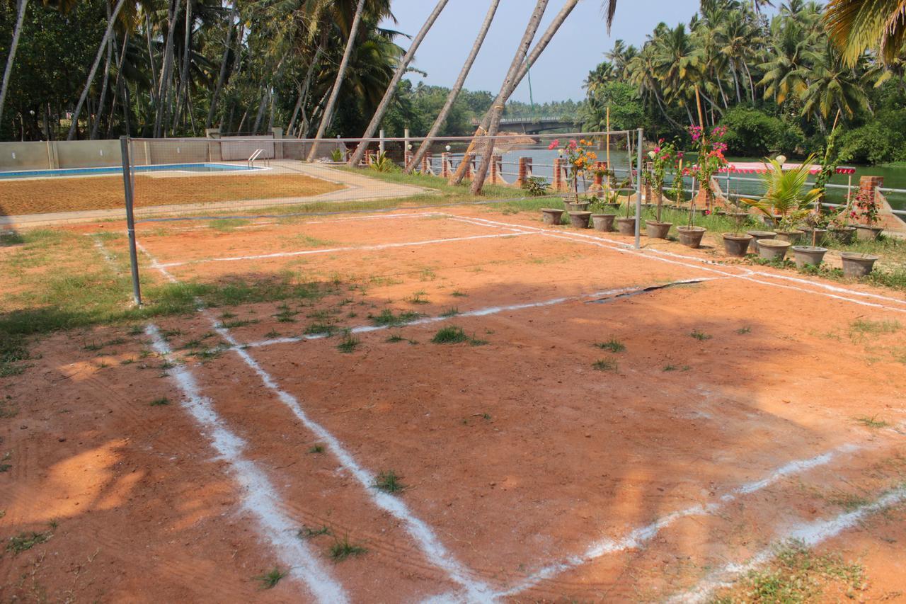 Travancore Island Resort Thiruvananthapuram Esterno foto