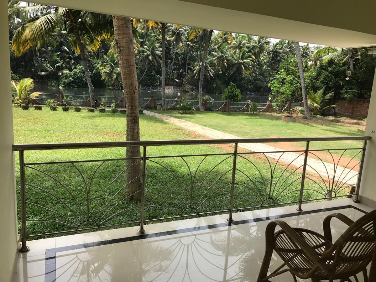 Travancore Island Resort Thiruvananthapuram Esterno foto